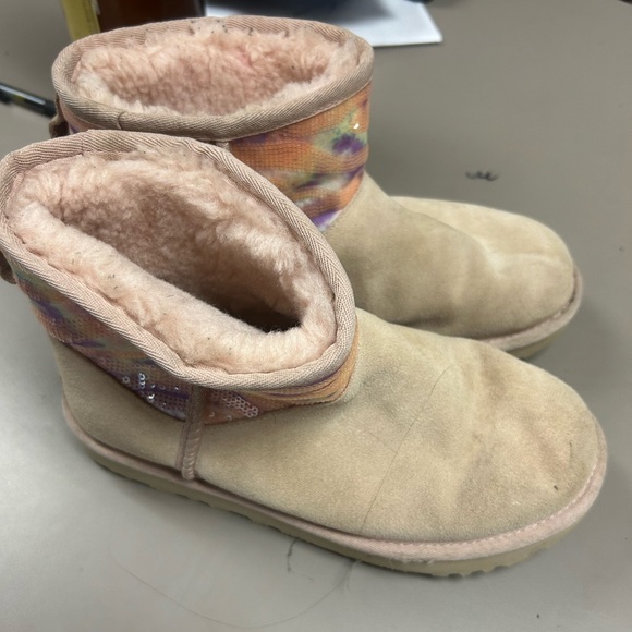 UGG Australia boots size 7 womens - Picture 2 of 4